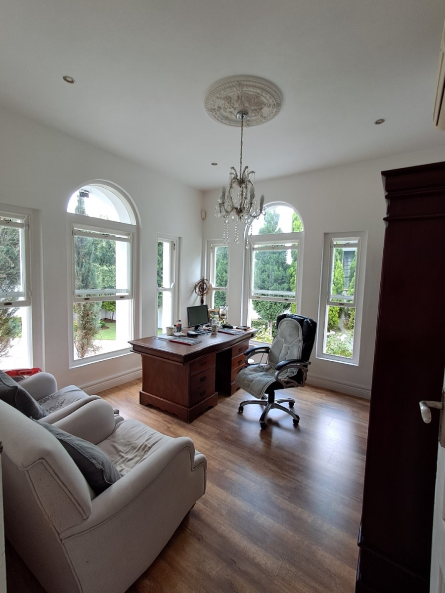 5 Bedroom Property for Sale in Rustenburg Central North West